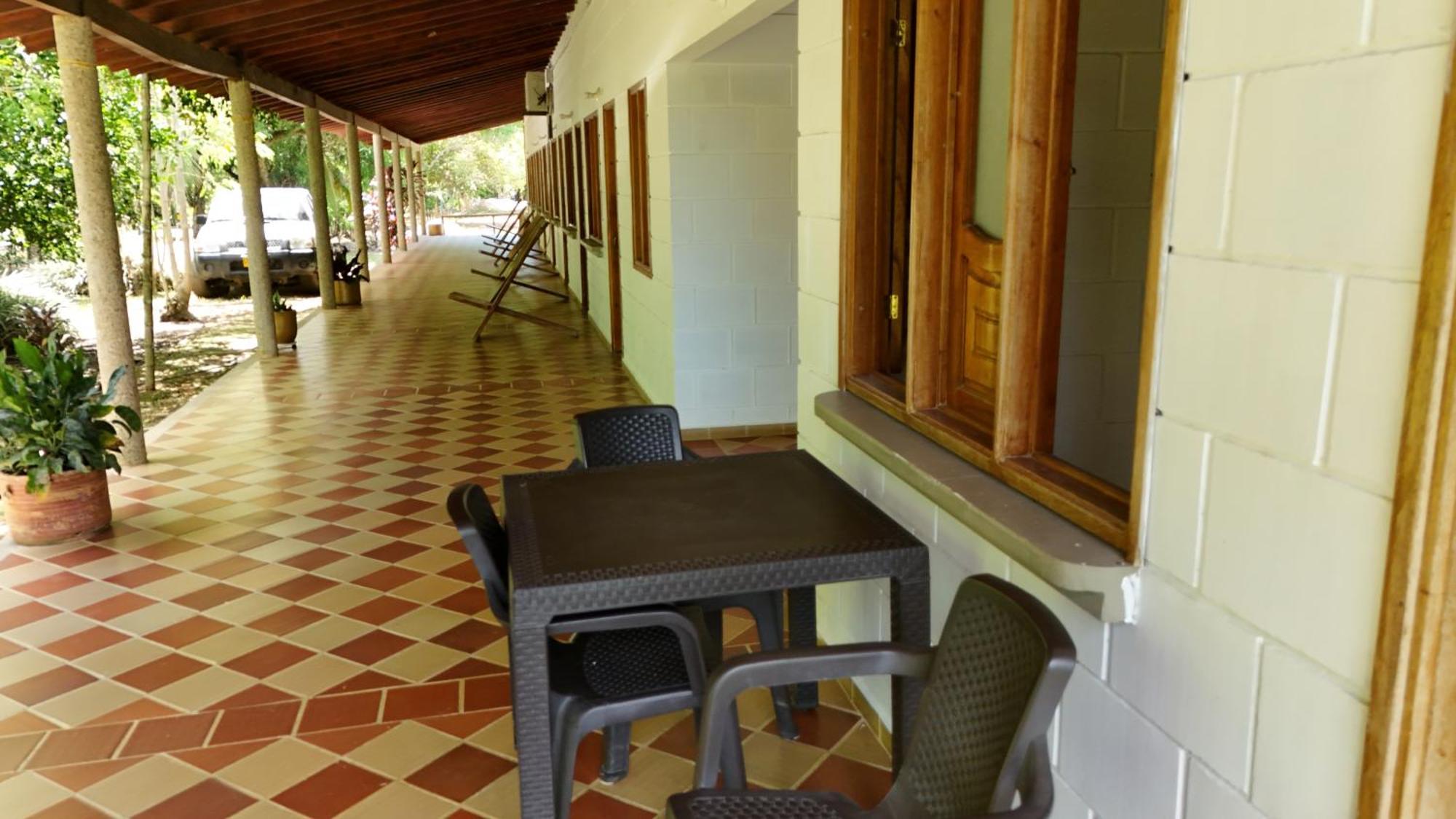 Hotel Campestre Las Cavernas La Mesa Norte Esterno foto
